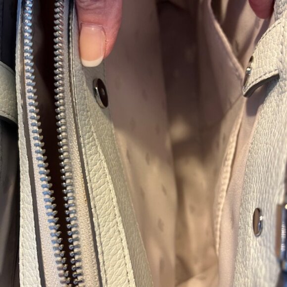 Kate Spade Pebble Grey Crossbody Purse with matching wallet - Picture 5 of 9